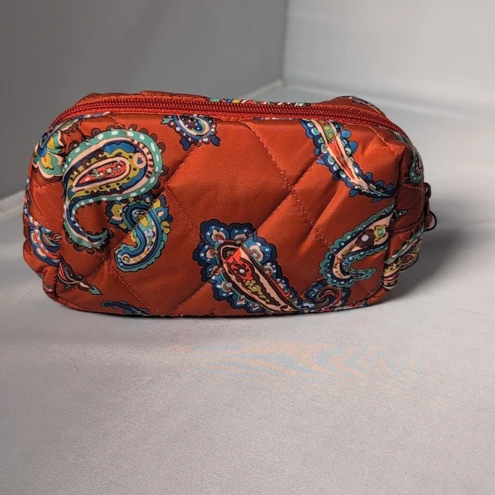 Vera Bradley Outlet Essential Ultralight Small Cosmetic Bag in Manor Paisley